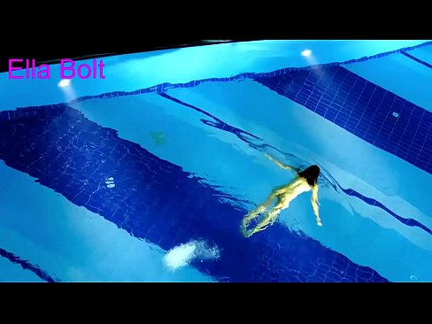 ❤️ No puc parar de mirar-la, jove rossa presa nedant nua a la piscina del complex ELLA BOLT Vídeo de merda al ca.porn-mz-com.ru ﹏